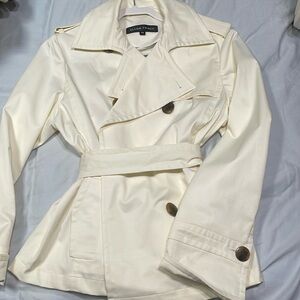 Ellen Tracy Ivory cotton blend short trench coat